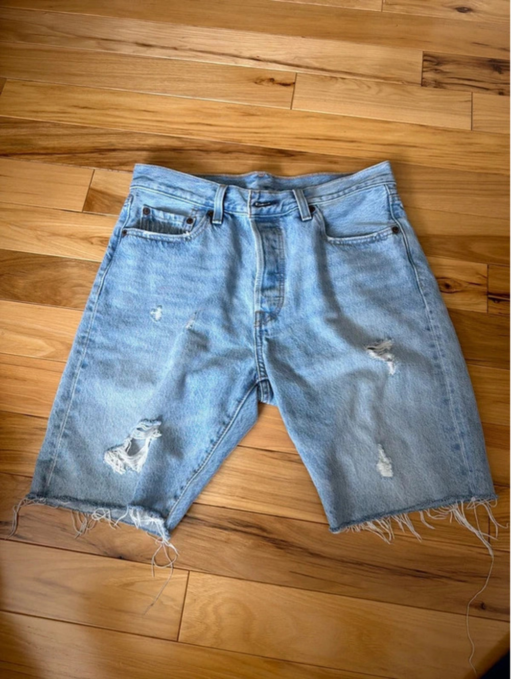 Levi’s 501 cutoff Bermuda shorts! Destroyed! 29